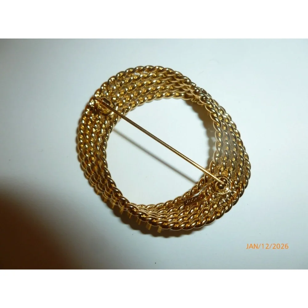 Monet Gold Tone‎ Twisted Rope Circle Brooch Pin